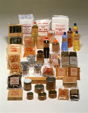 1980年、西友のPBとして生まれた無印良品は、当初、食品の品ぞろえが多かった