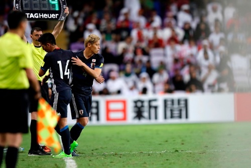 不調の本田圭佑に迫る日本代表 世代交代の荒波 日経ビジネス電子版 不調の本田圭佑に迫る日本代表 世代交代の荒波 日経ビジネス電子版