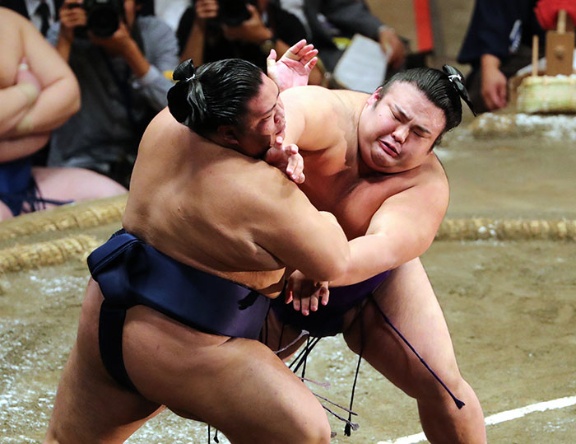 先んずれば小兵でも勝てる 貴景勝が実証 2ページ目 日経ビジネス電子版 先んずれば小兵でも勝てる 貴景勝が実証 2ページ目 日経ビジネス電子版