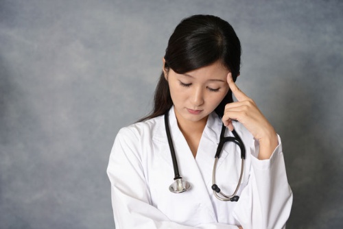 女医を敬遠する雰囲気が医学部入試の女性差別につながったのだろうか。写真はイメージ（写真：PIXTA）