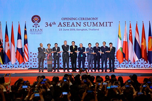 2019年にタイで開催された東南アジア諸国連合（ASEAN）関連会議。20年はベトナムで開催される。インドが撤退を示唆するなか、東アジア地域包括的経済連携（RCEP）に署名できるかが焦点となる（写真：NurPhoto / Getty Images）