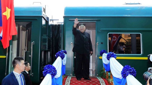 ハノイでの米朝首脳会談後、帰国の途に着く金正恩委員長（写真：AFP/アフロ）
