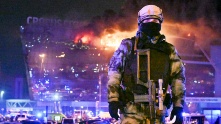 モスクワで130人が死亡するテロ事件　イスラム国が改めて存在感