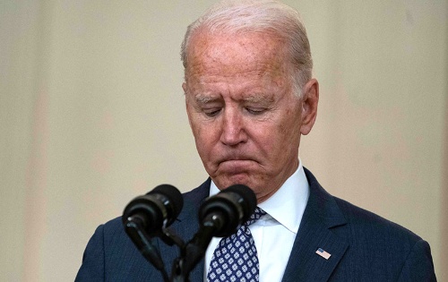 米国民の退避をめぐり演説するバイデン米大統領(写真:AFP/アフロ)