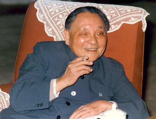 鄧小平は1978年、改革開放にかじを切った（写真：Rapho/アフロ）