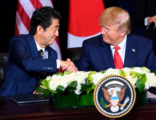 「統治」に関心の低い大統領を相手に行う貿易交渉ほど難しい交渉は他にない（写真：AFP/アフロ）