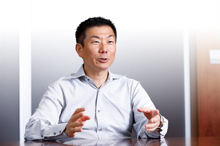 アメーバ」超える超個人主義経営の神髄~ディスコ関家社長:日経ビジネス電子版