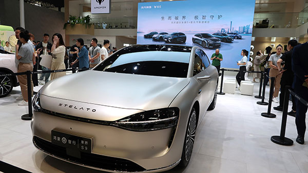 車をつくらないファーウェイ、中国初「ティア1」目指す難しさ：日経ビジネス電子版