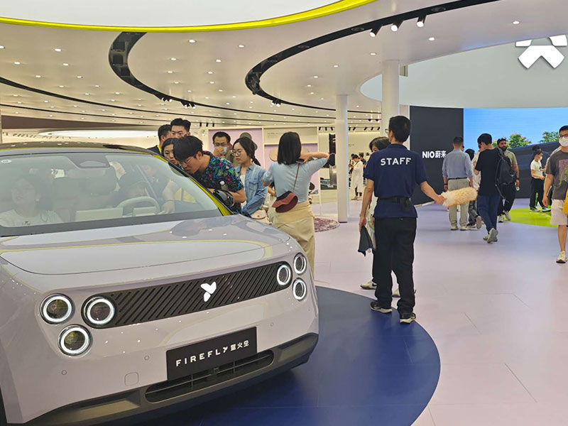 中国市場、BYDが席巻　現地勢は個性で対抗、トヨタ・VWは現地開発シフト