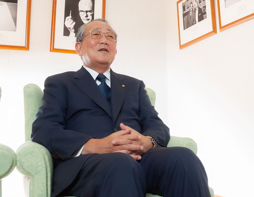 稲盛和夫氏が説き続けた経営者の使命 「国民のため」を大義に：日経
