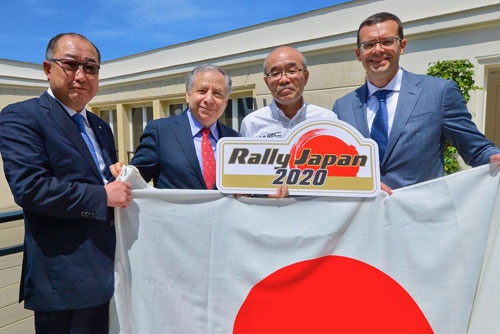 ラリー・ジャパン開催決定の知らせが9月27日にアナウンスされた。写真は左から、日本自動車連盟モータースポーツ部長の村田浩一氏、FIA（国際自動車連盟）会長のジャン・トッド氏、ラリー・ジャパン招致準備委員会の坂井正治氏、WRCプロモーター代表のオリバー・シースラ氏（写真： RALLY JAPAN）