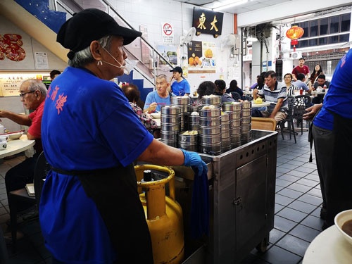 2019年10月、マレーシア・ペナンでの風景。飲茶と聞くとやはりこのカートを連想してしまう