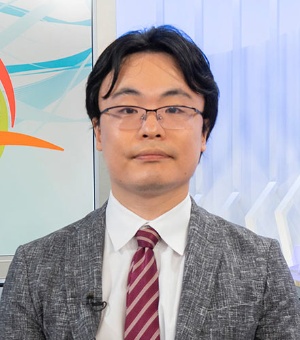 渡瀬裕哉(わたせ・ゆうや)1981年生まれ。早稲田大学社会科学部卒、同大学大学院公共経営研究科修士課程修了。大学在学中から政策系NPO法人の理事となり、地方自治体の行政改革に関するコンサルティングを開始、大学院卒業後は首長や国会議員候補者の政策立案・政策活動スタッフとして活動する。アメリカの共和党保守派のインナーサークルに参加を認められるなど、アメリカの政治状況に詳しい。著書に『日本人の知らないトランプ再選のシナリオ―奇妙な権力基盤を読み解く』(産学社)・『トランプの黒幕 日本人が知らない共和党保守派の正体』(祥伝社)など。