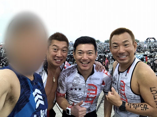 今回は兄弟チームであるMITの面々に交ぜていただきました。左から、私、横瀬武夫くん、吉崎英司くん、木田鉄士くん。みなさん飲食関係のプロフェッショナルです。