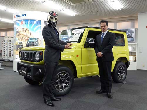 スズキ・ジムニーの開発者、四輪商品第二部チーフエンジニア、米澤宏之課長(右)