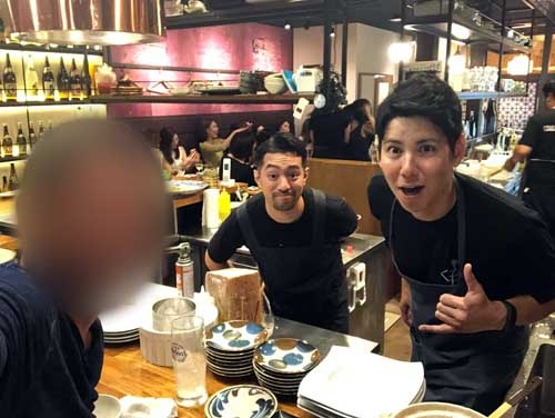 東京で複数の飲食店を経営する石川拓人くん(右)と、足フェチの石川孝平くん。同姓ですが血縁関係はないそうです。