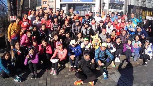 人数が多かったので5班に分かれて走りました。ゴールの新宿アルタ前にて。お疲れさまでした。