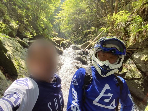 今週も<a href="https://www.9gates.co.jp/" target="_blank">ナインゲーツ</a>の持田くんと。彼はバイク歴が長いので、オフロードの上達も早い。足のケガが治ったらモトクロスコースにも行きましょう。