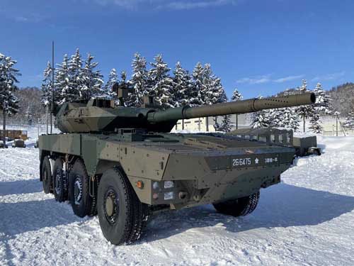 三菱重工製の16式機動戦闘車。搭載機関は「直列4気筒4ストローク水冷ターボチャージド・ディーゼル」とだけ記されている。排気量非公開である。馬力も非公開だが570ps説が有力である。