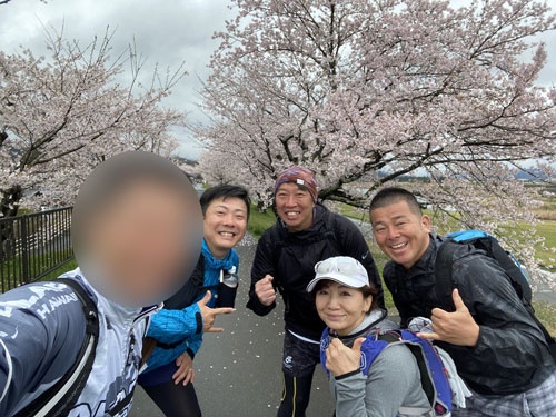 宮川の辺りの桜並木が綺麗でした。ここまで来れば一息。