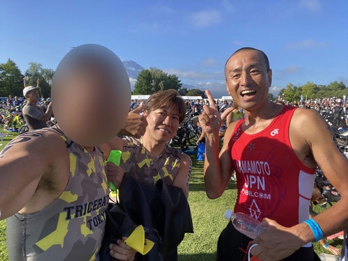スタート前。山川雅之氏(中央)、山本淳一コーチ(右)と。