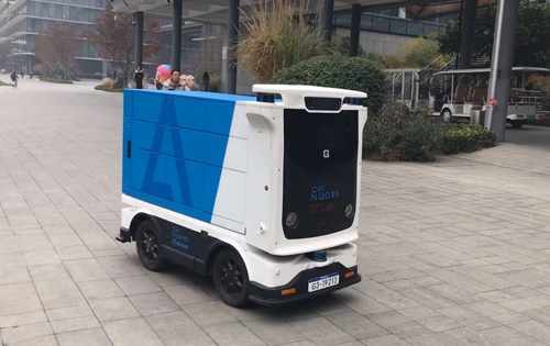 アリババの無人配送ロボット