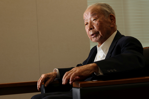 官僚は政権の下僕になるな」 7人の総理を支えた元次官の警鐘