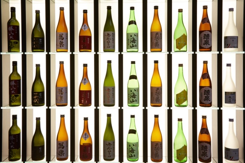 お酒の種類によってどんな違いがあるだろうか(イメージ、写真:shutterstock)