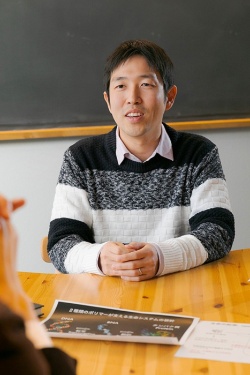 生命の起源を研究している宇宙生物学者の藤島皓介さん。