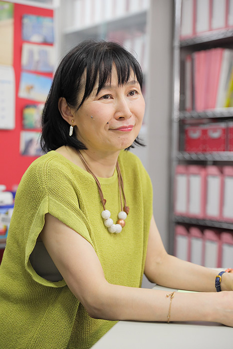 国士舘大学教授の鈴木江理子さん。移民政策、労働政策、人口政策などを専門とする社会学者だ。