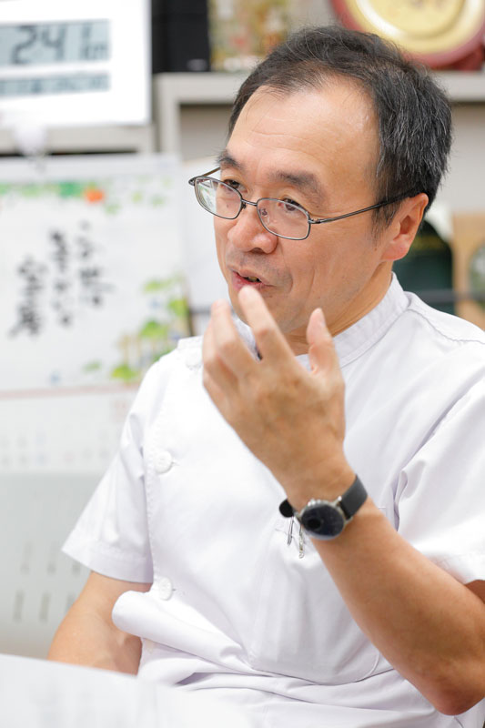 日本の痛み治療をリードする経験豊富な医師の牛田享宏さん。
