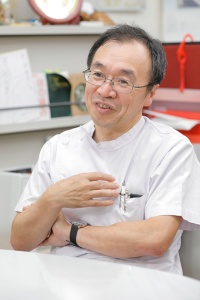 『慢性疼痛治療ガイドライン』の研究代表者を務めた医師の牛田享宏さん。