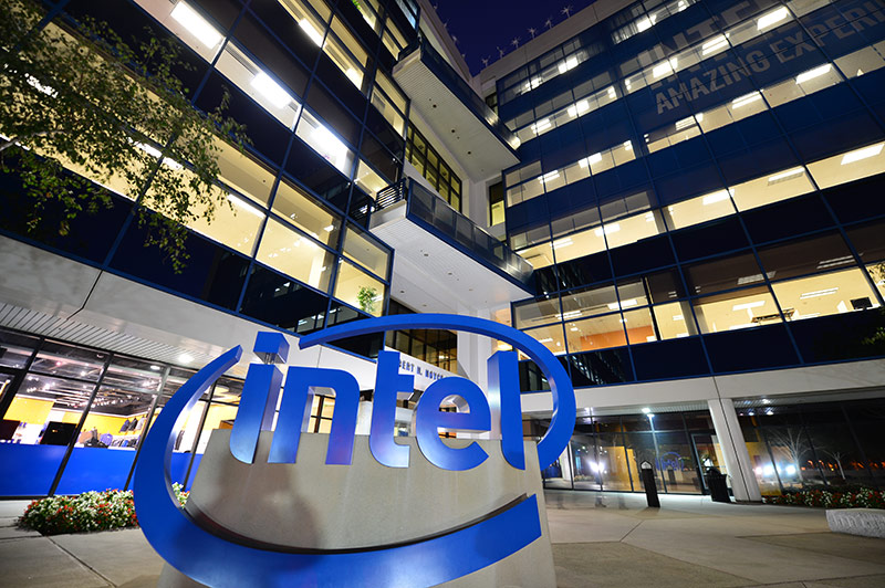 世界最大の半導体メーカーであるインテルはファウンドリー事業への本格参入を発表した（写真：インテル）