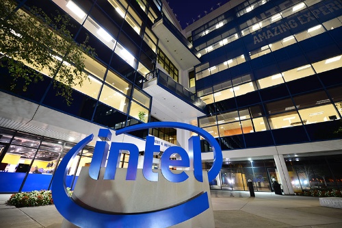 世界最大の半導体メーカーであるインテルはファウンドリー事業への本格参入を発表した(写真:インテル)
