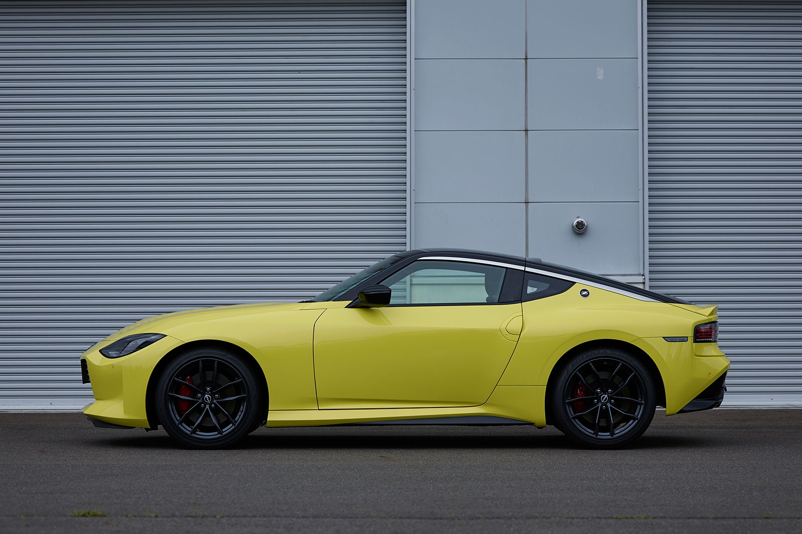 新型 フェアレディz で感じた 鉄壁の安心感 日経ビジネス電子版 新型 フェアレディz で感じた 鉄壁の安心感 日経ビジネス電子版