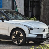 ボルボの新世代EV「EX30」 中国・吉利が開発主導も「らしさ」盛り込む
