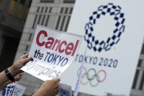 五輪開催に反対するデモも……(写真:AP/アフロ)