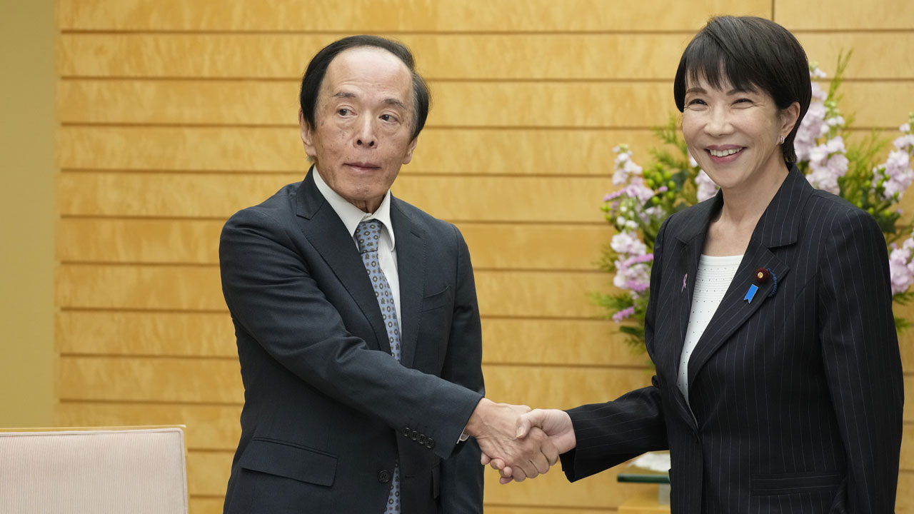 日銀、円安阻止の利上げなら12月か　植田総裁の「地ならし」発言を市場注視