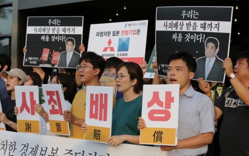 今回の日本の措置に対して韓国国内では反発が起きている(写真:AP/アフロ)