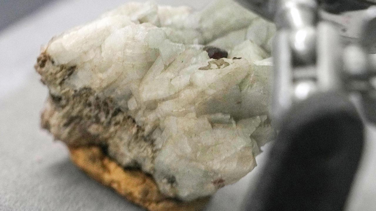 中国レアアース規制が揺さぶるモーター生産 技術流出、磁石の二の舞い