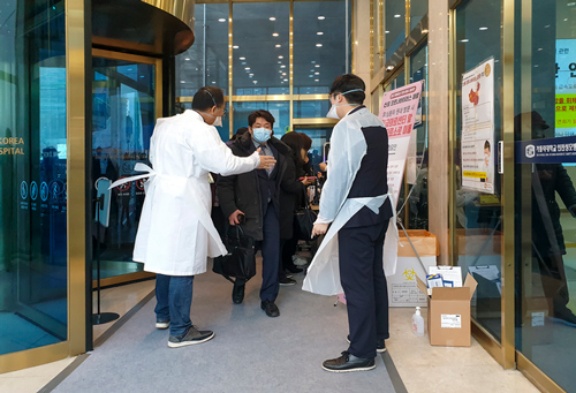 韓国の医師から聞いた新型コロナウイルス感染の現状 日経ビジネス電子版 韓国の医師から聞いた新型コロナウイルス感染の現状 日経ビジネス電子版