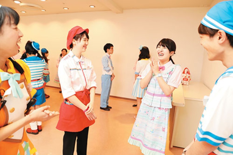 v字回復に導いた 1日12回 の朝礼 3ページ目 日経ビジネス電子版 v字回復に導いた 1日12回 の朝礼 3ページ目 日経ビジネス電子版