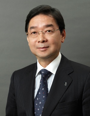 <span class="fontBold">小宮一慶(こみや・かずよし)</span><br> 経営コンサルタント。小宮コンサルタンツ代表取締役CEO。十数社の社外取締役や監査役、顧問も務める。京都大学法学部卒業後、東京銀行(現 三菱UFJ銀行)、岡本アソシエイツなどを経て独立。著書は100冊を超える