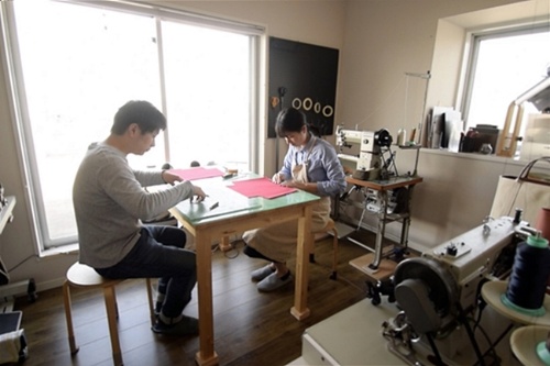Creemaがスタートした2010年ごろは、写真のようなクリエーターが手作りする作品を、個人が直接購入するという文化はまだ希薄だった(写真提供:クリーマ)