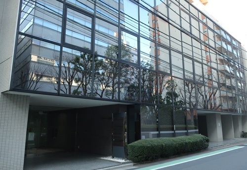 千明社が2階に入居していた東京・九段北のビル