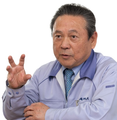 アルファ電子の樽川社長。コロナ禍で受注が減ったことをチャンスと、生産性改革を進めた(写真:尾苗 清)