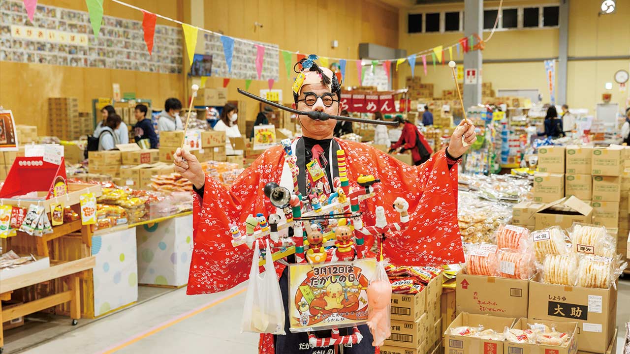年100万人が訪れる岡山の駄菓子店 「非効率の追求」で客の心つかむ