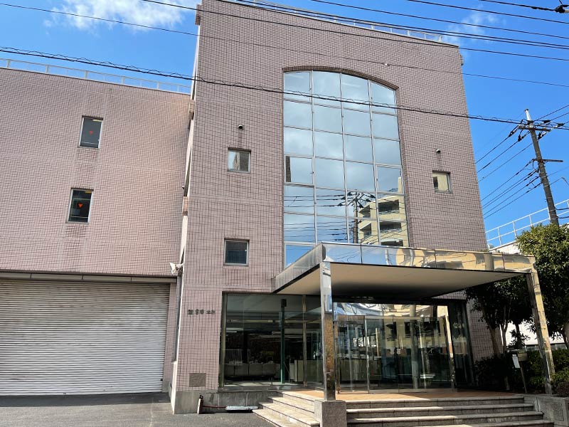 百貨店と共に衰退したキッチン用品卸が破産、民事再生するも手遅れに