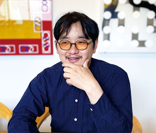 EPOCH 石澤秀次郎(いしざわ・しゅうじろう)社長2005年、明治大学卒業後オンワード樫山に営業職として入社。08年に同社を退職、デジタルハリウッドでCG制作を学ぶ。ウェブディレクターとして多くのウェブや映像制作に携わった後、13年にEPOCHを設立。19年にはアプリ開発会社TIME MACHINEも設立した