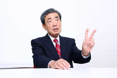 「方法は2つあります」と話す松本会長(写真:高橋久雄、以下同)